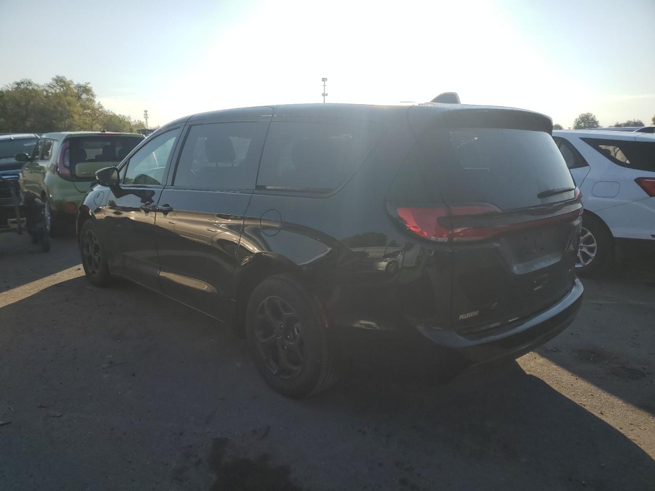 2022 CHRYSLER PACIFICA HYBRID TOURING L VIN:2C4RC1L78NR111048