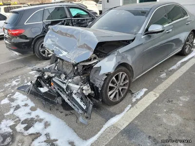 2018 Mercedes-Benz E 300 VIN: