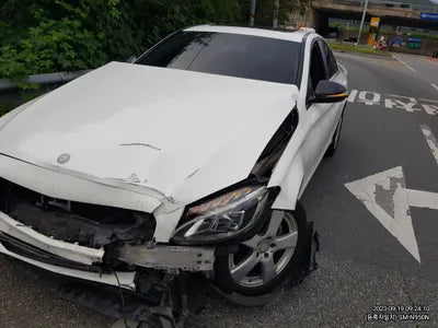 2016 Mercedes-Benz C 200 248KMWDDWF3HB0GF2 VIN:248KMWDDWF3HB0GF2