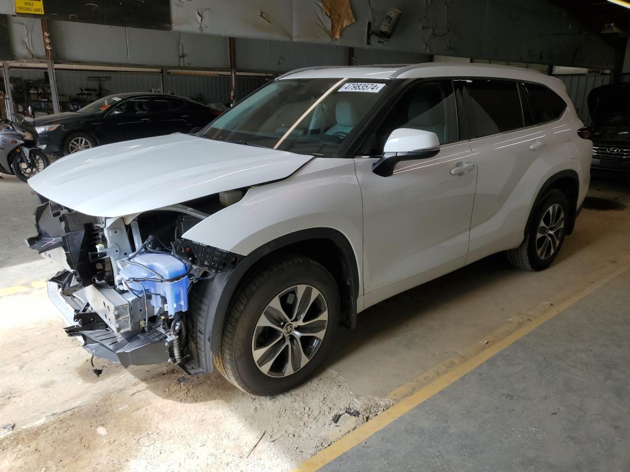 2022 TOYOTA HIGHLANDER XLE VIN:5TDGZRAH1NS140768
