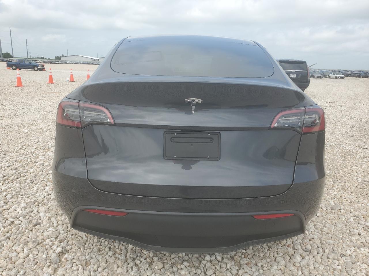 2024 TESLA MODEL Y  VIN:7SAYGDED4RF045851