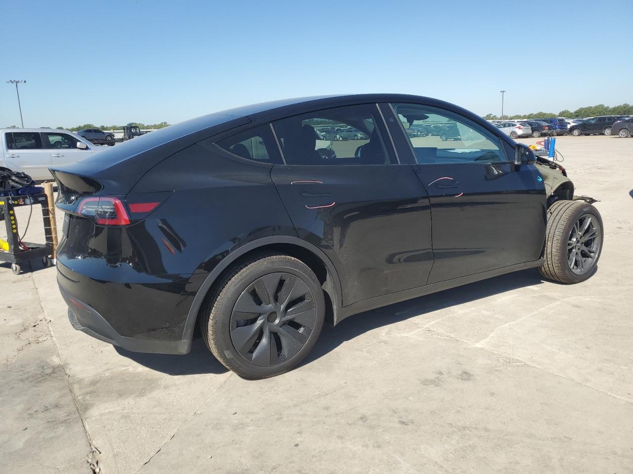 2024 TESLA MODEL Y  VIN:7SAYGDED1RA305765