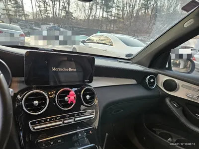 2021 Mercedes-Benz GLC 300 VIN: