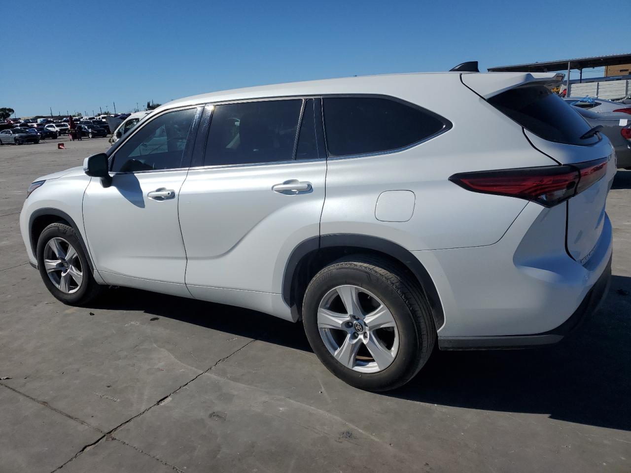2022 TOYOTA HIGHLANDER L VIN:5TDCZRAH2NS117305