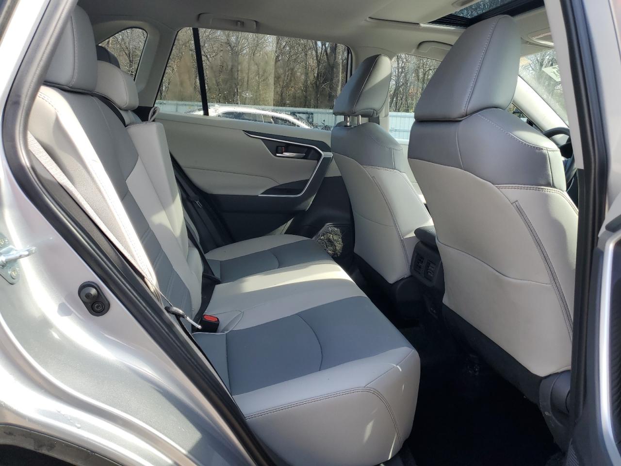 2024 TOYOTA RAV4 XLE PREMIUM VIN:2T3C1RFV9RC263941