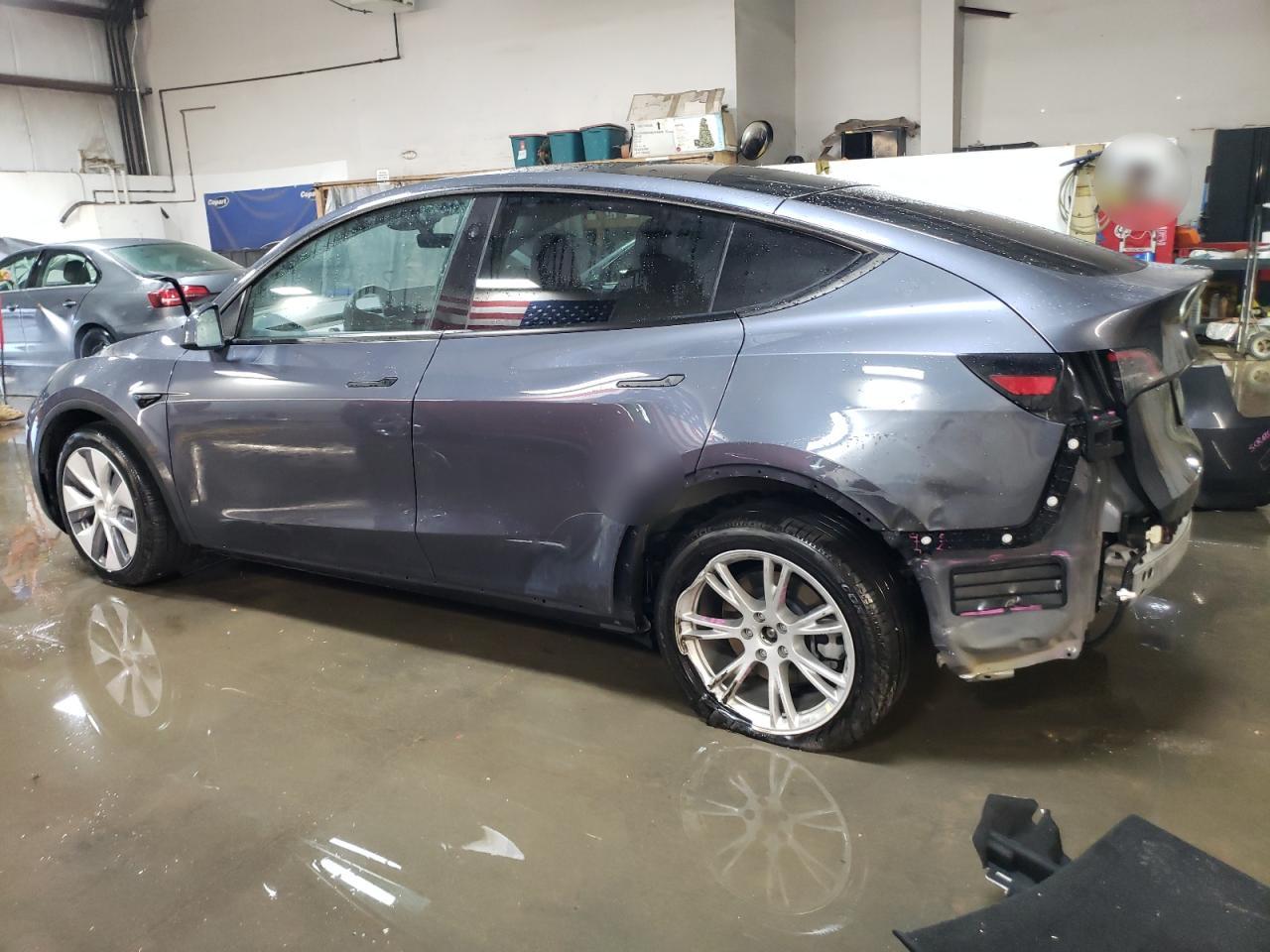 2023 TESLA MODEL Y  VIN:7SAYGDEE7PA186674
