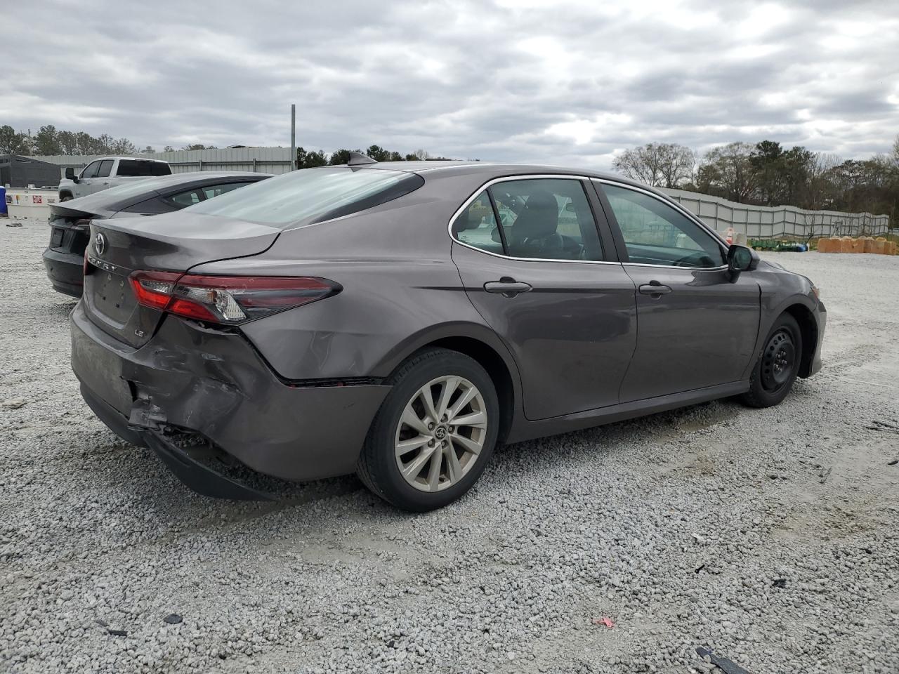 2022 TOYOTA CAMRY LE VIN:4T1C11AK7NU673993