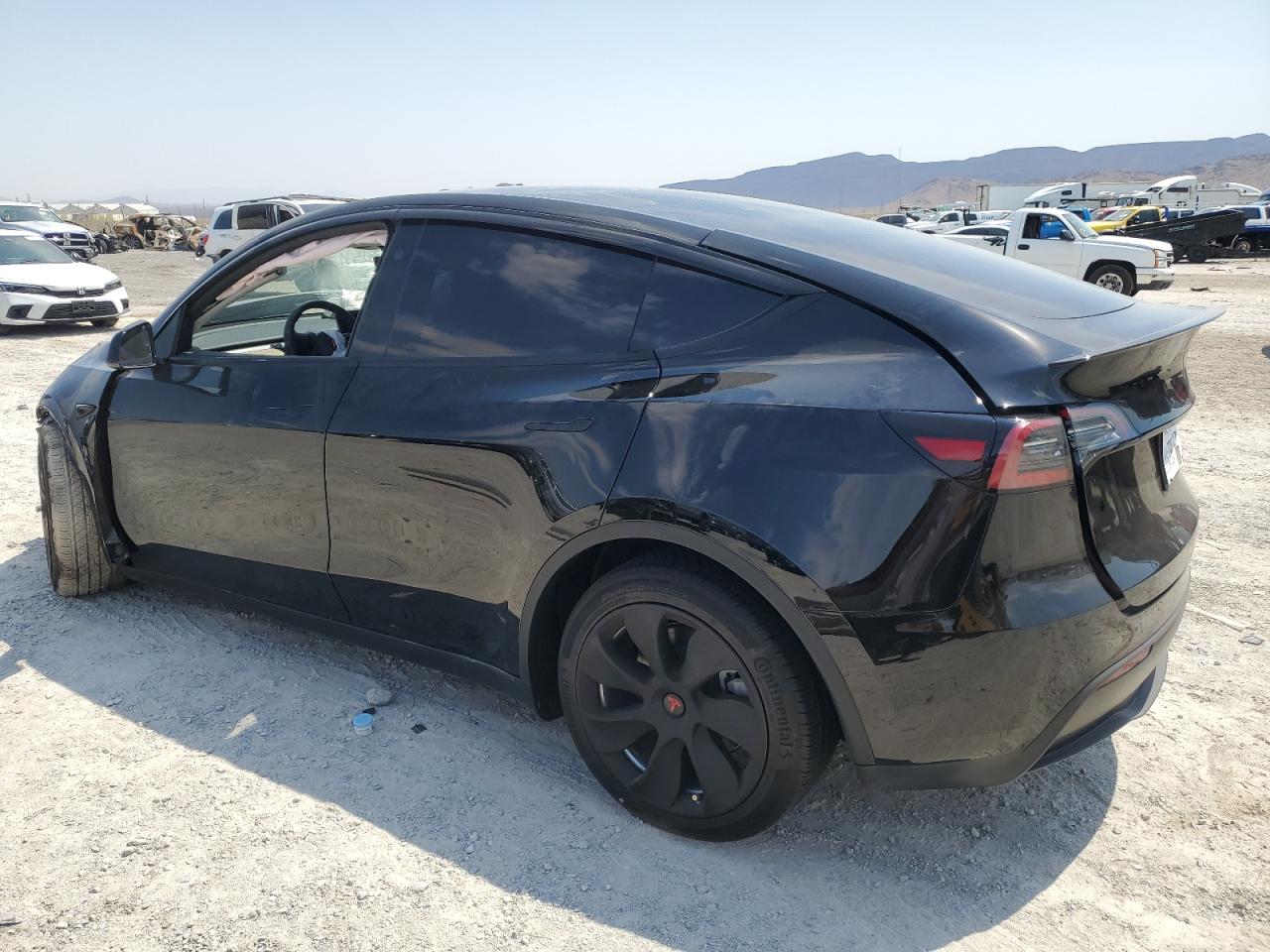 2024 TESLA MODEL Y  VIN:7SAYGDEE0RF083473