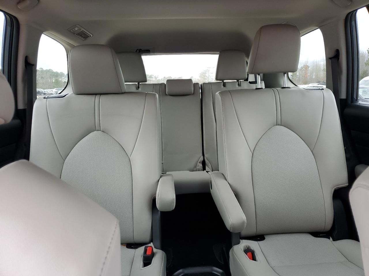 2024 TOYOTA GRAND HIGHLANDER XLE VIN:5TDAAAB52RS019143