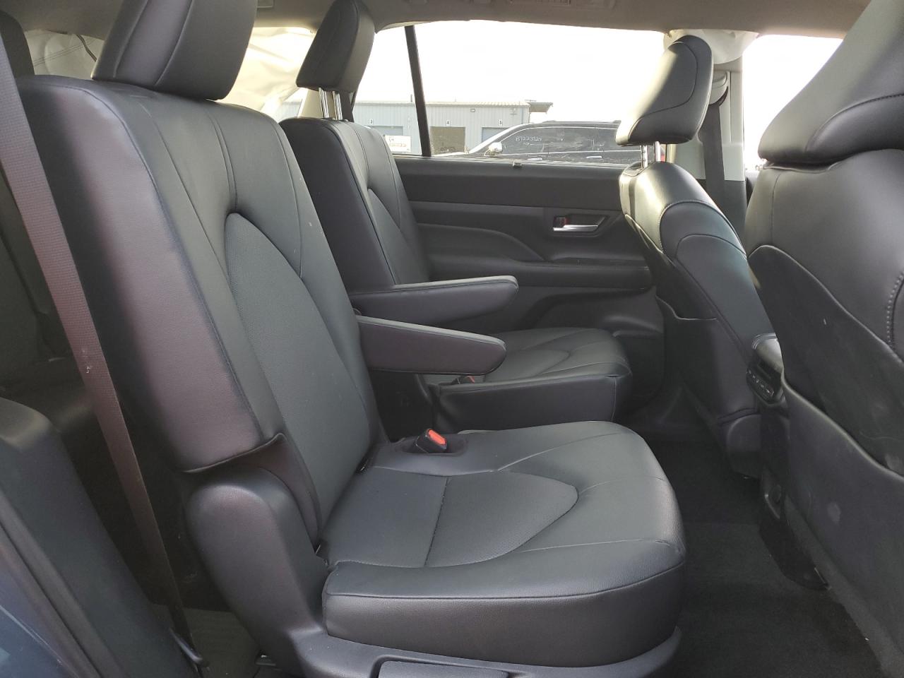 2024 TOYOTA GRAND HIGHLANDER XLE VIN:5TDACAB54RS017405