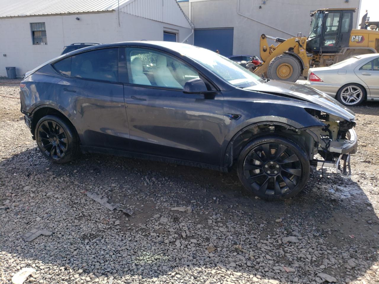 2024 TESLA MODEL Y  VIN:7SAYGDEDXRF042808