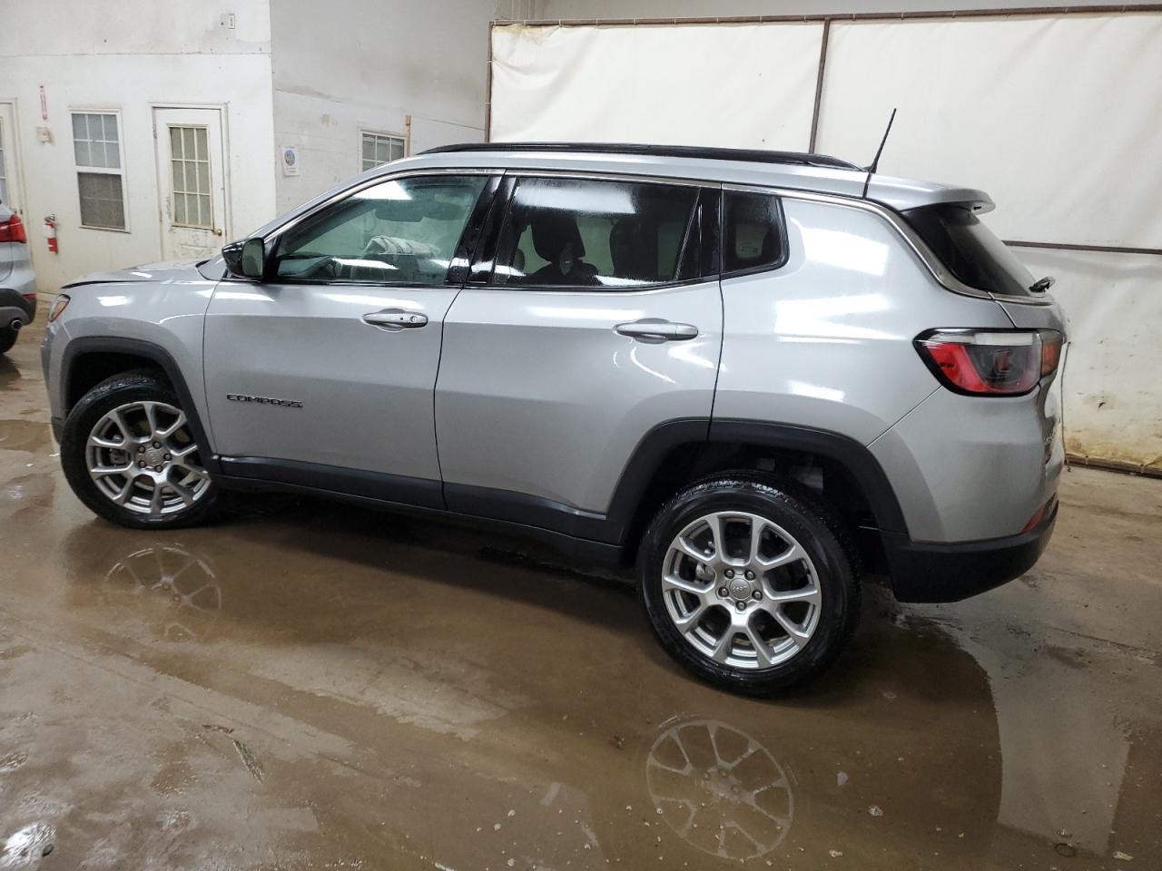 2022 JEEP COMPASS LATITUDE LUX VIN:3C4NJDFB2NT224643