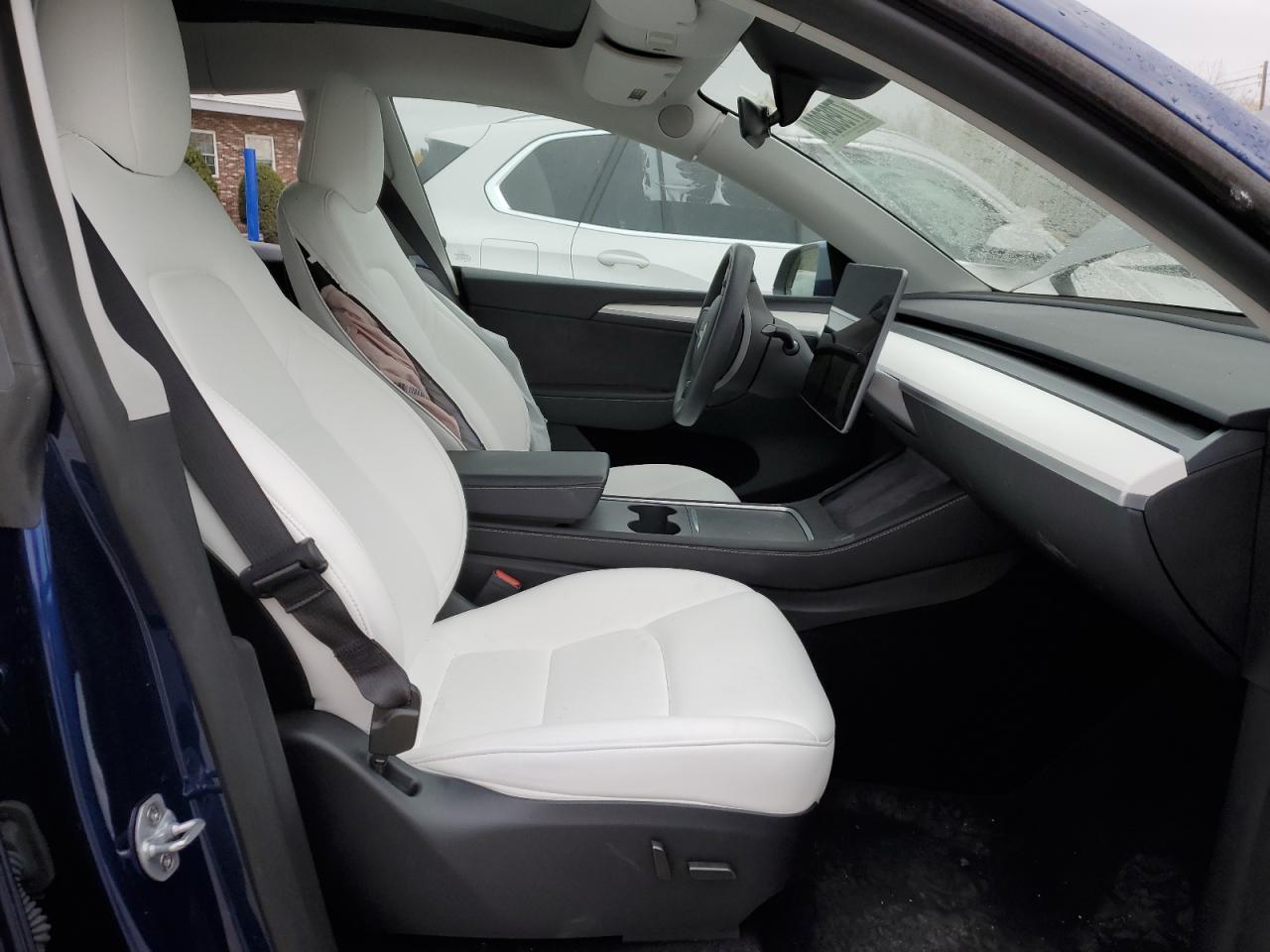 2024 TESLA MODEL Y  VIN:7SAYGDEE4RA266078