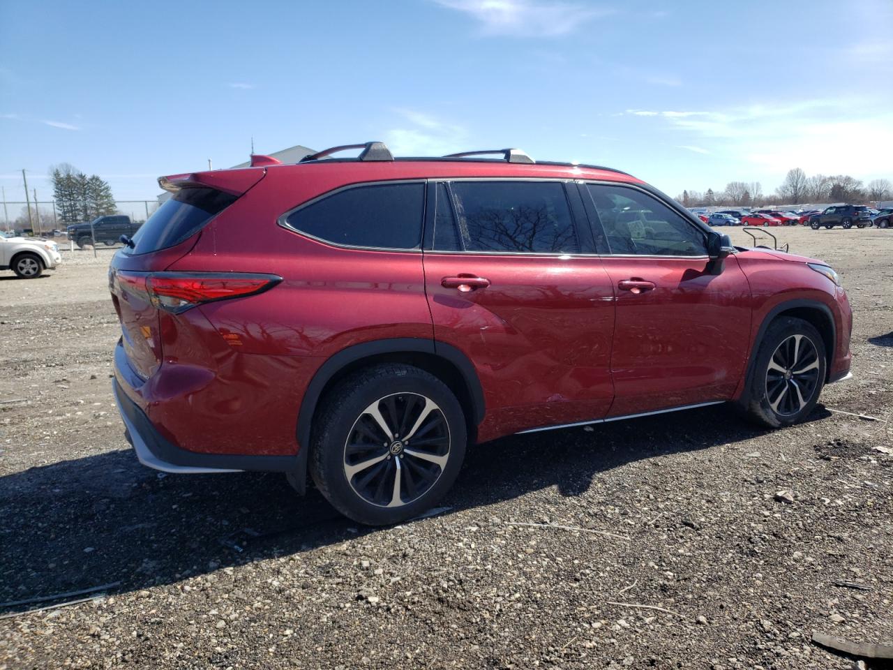 2022 TOYOTA HIGHLANDER XSE VIN:5TDJZRBH9NS212921