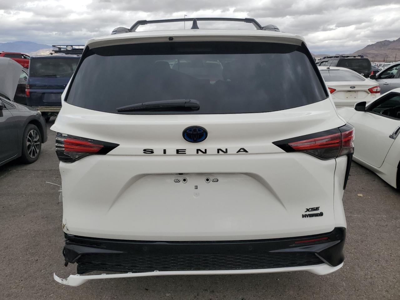 2024 TOYOTA SIENNA XSE VIN:5TDCRKEC0RS213915