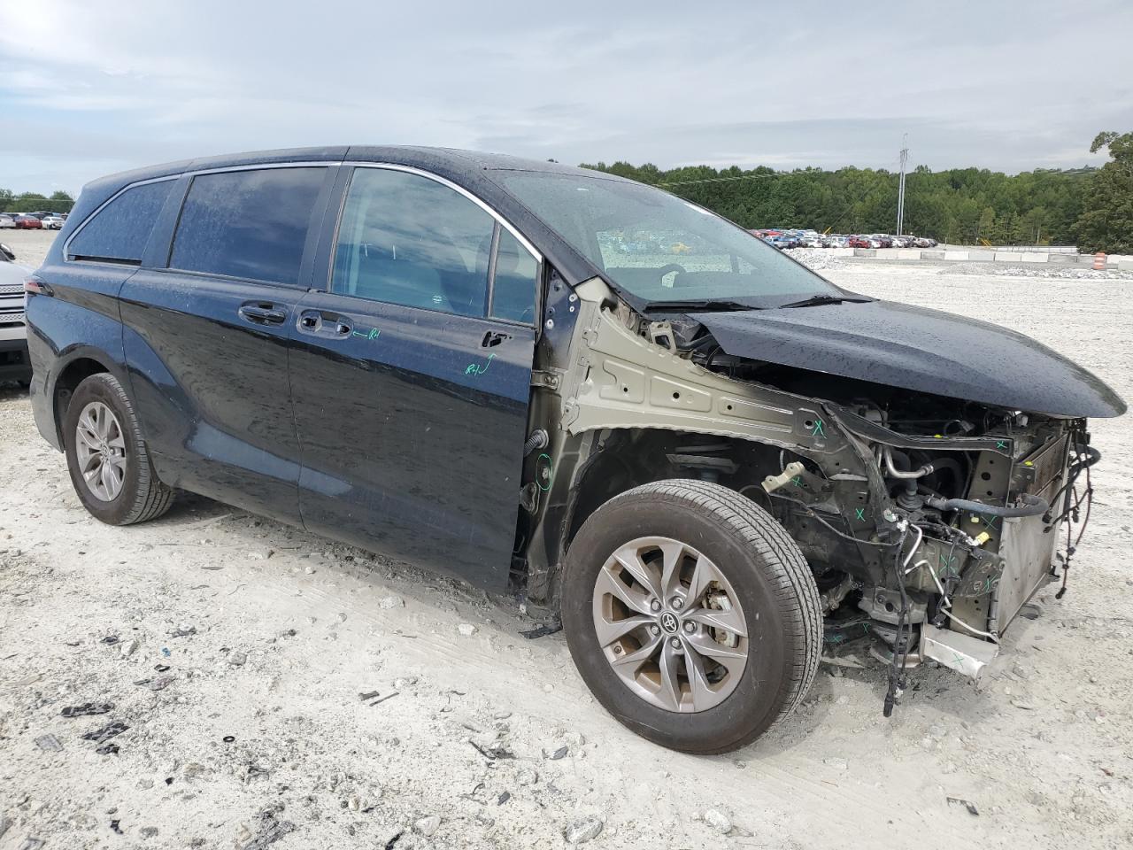 2022 TOYOTA SIENNA LE VIN:5TDKRKEC1NS123601