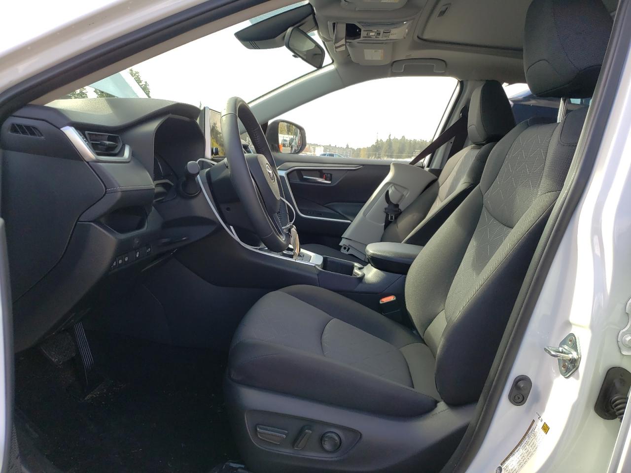 2024 TOYOTA RAV4 XLE VIN:JTMRWRFV8RD224765