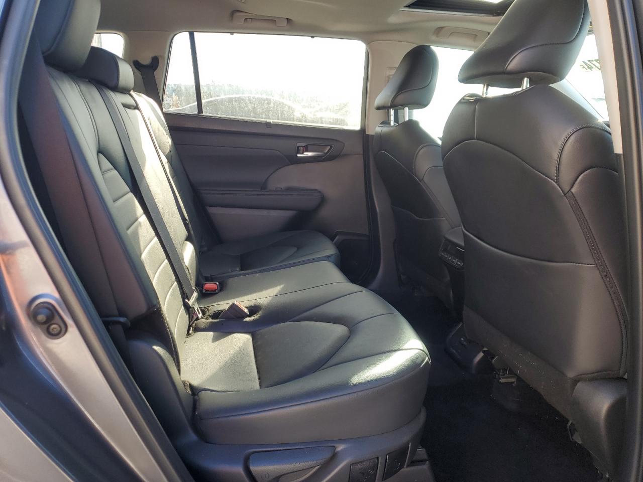 2024 TOYOTA HIGHLANDER LE VIN:5TDKDRAH2RS529417