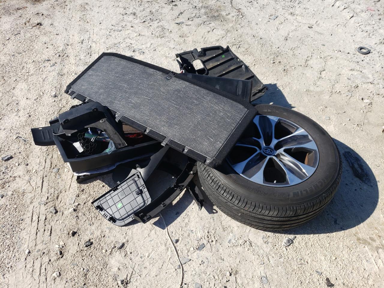 2022 TOYOTA HIGHLANDER XLE VIN:5TDGZRAH2NS130251