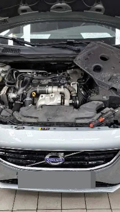 2014 Volvo V40 VIN: