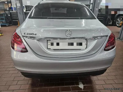 2016 Mercedes-Benz C 200 VIN: