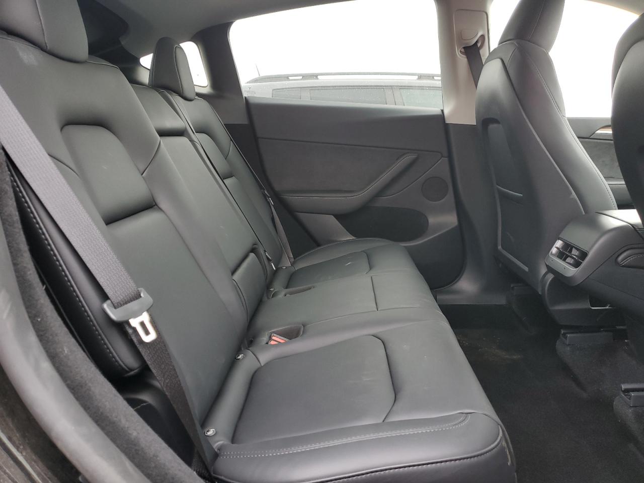 2024 TESLA MODEL Y  VIN:7SAYGDED2RF006210