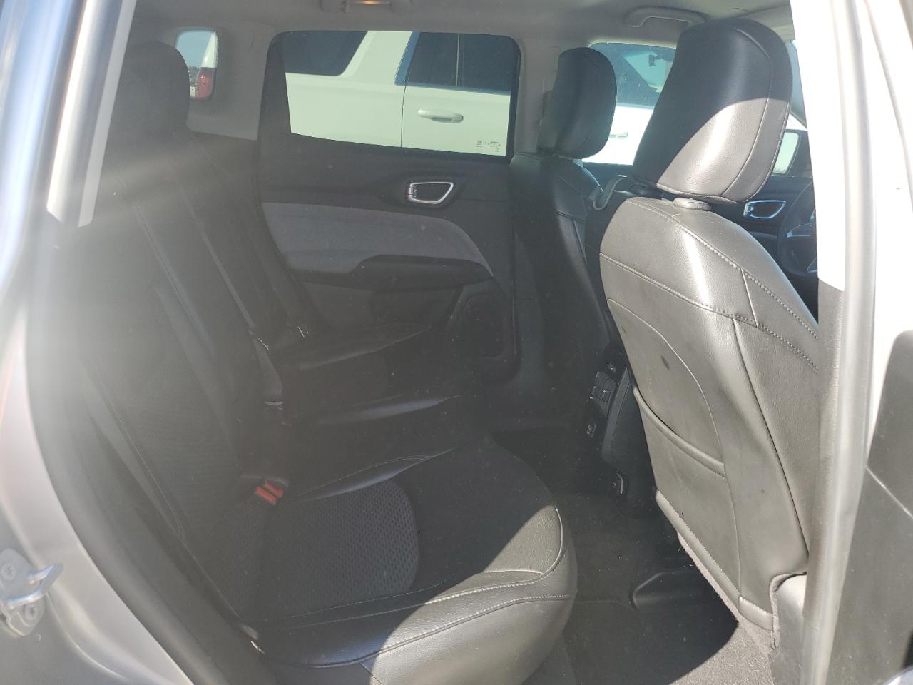 2022 JEEP COMPASS LATITUDE VIN:3C4NJDBB2NT135922