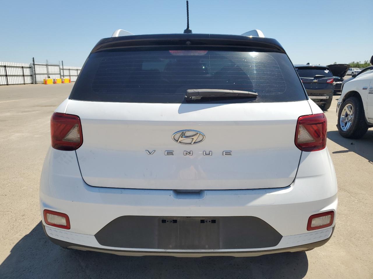 2023 HYUNDAI VENUE SEL VIN:KMHRC8A39PU220919