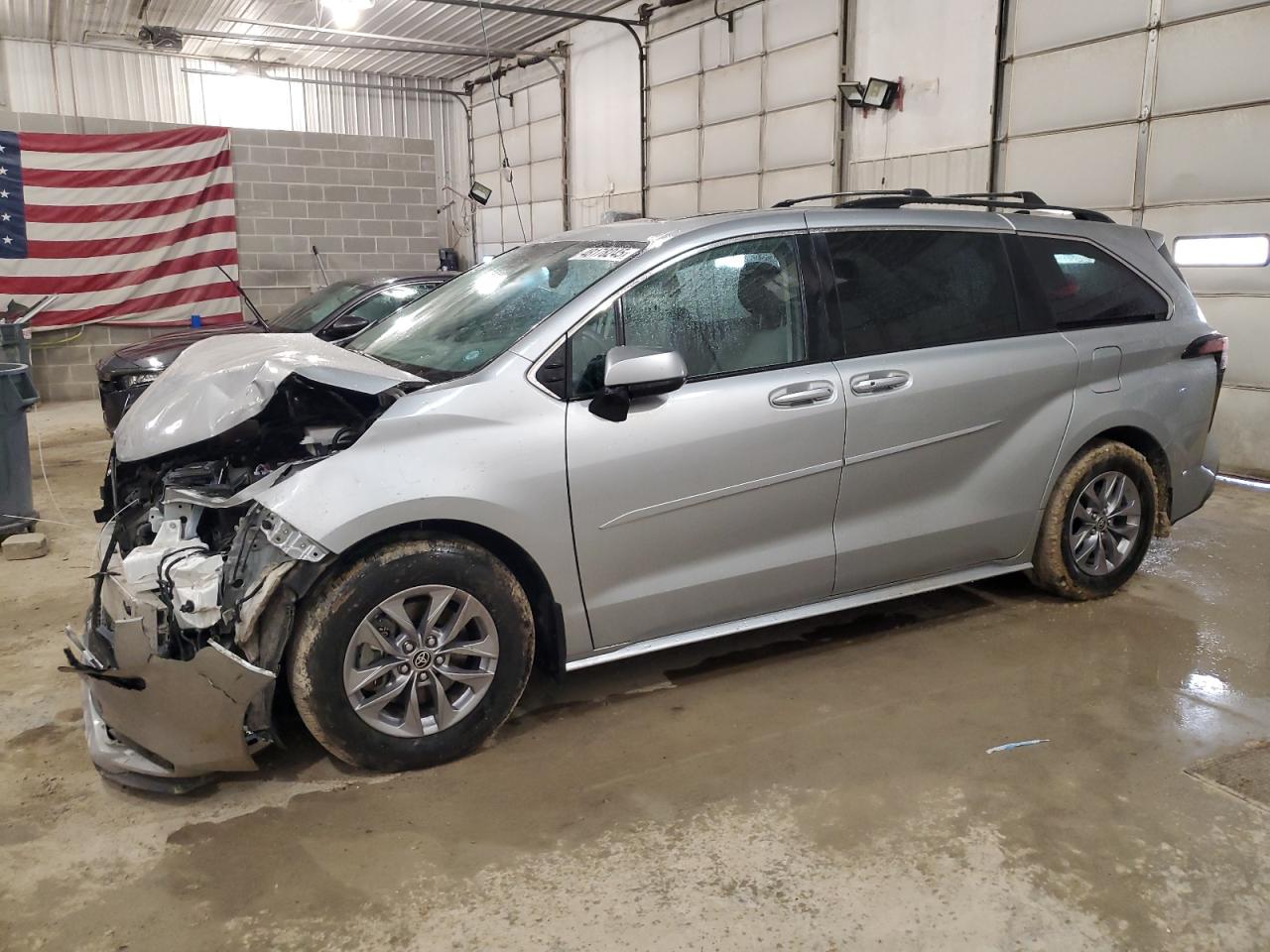 2022 TOYOTA SIENNA LE VIN:5TDBRKEC7NS118564
