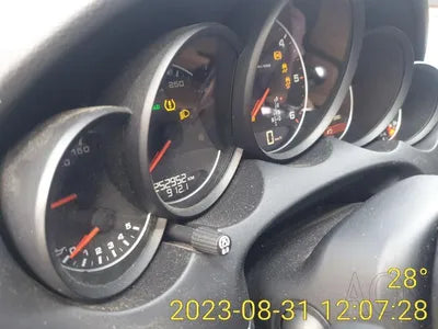 2015 Porsche Cayenne VIN: