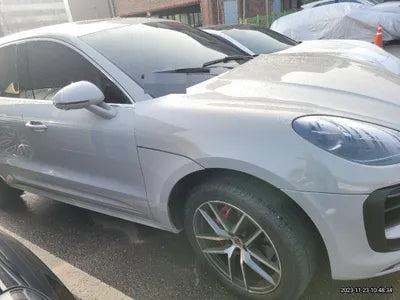 2023 Porsche Macan VIN: