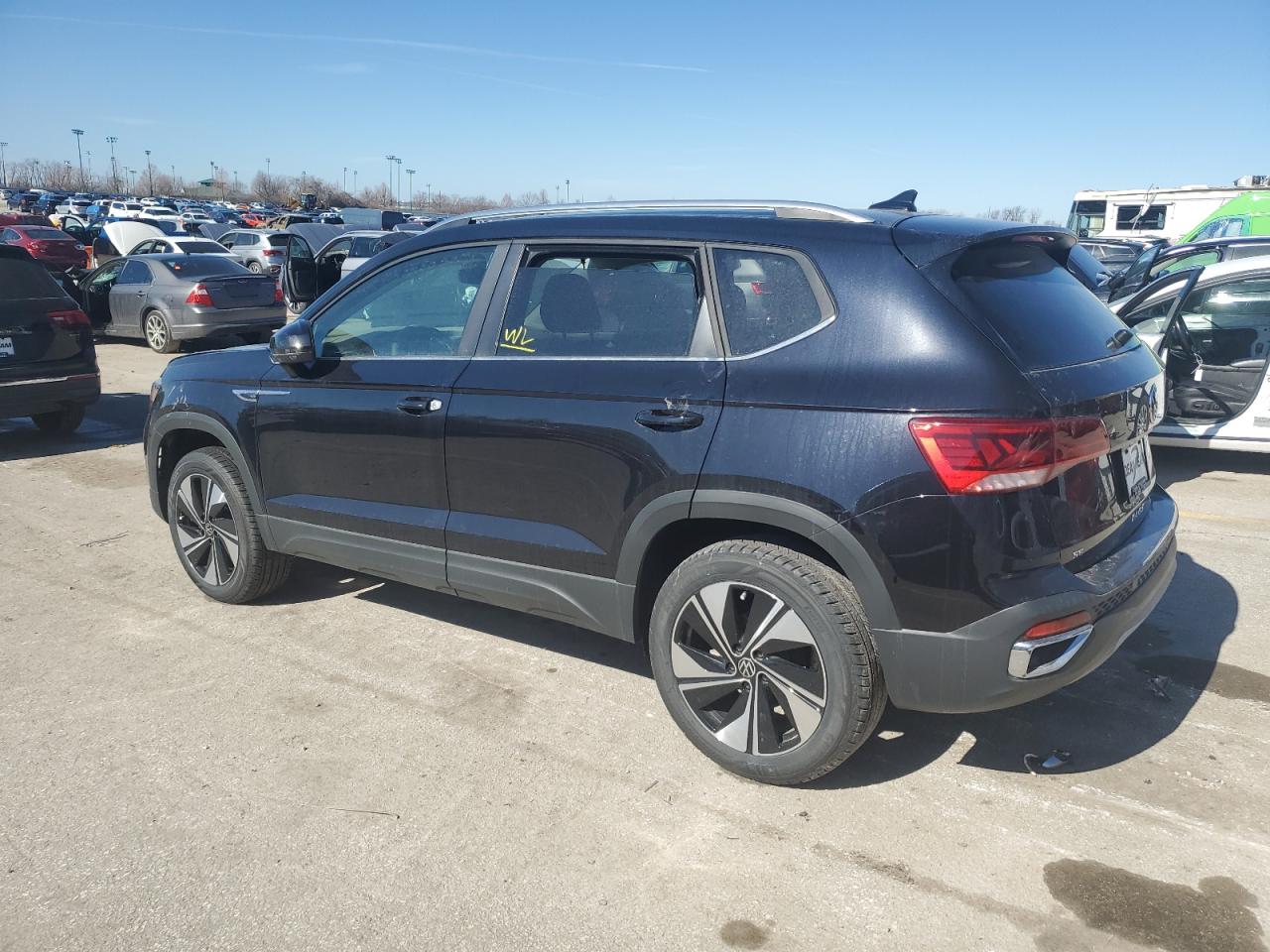 2024 VOLKSWAGEN TAOS SE VIN:3VVUX7B26RM087497