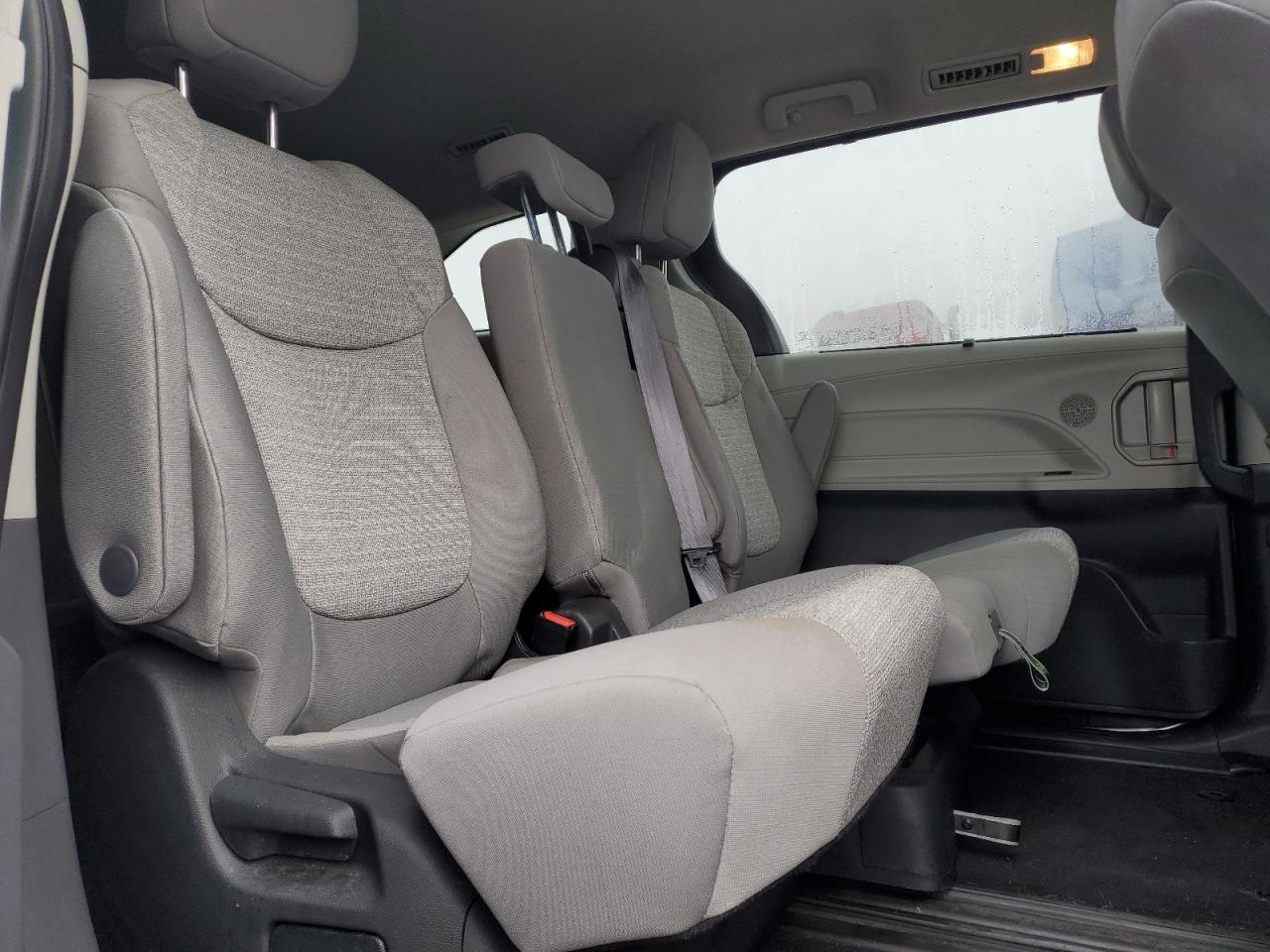 2022 TOYOTA SIENNA LE VIN:5TDKSKFC6NS049921