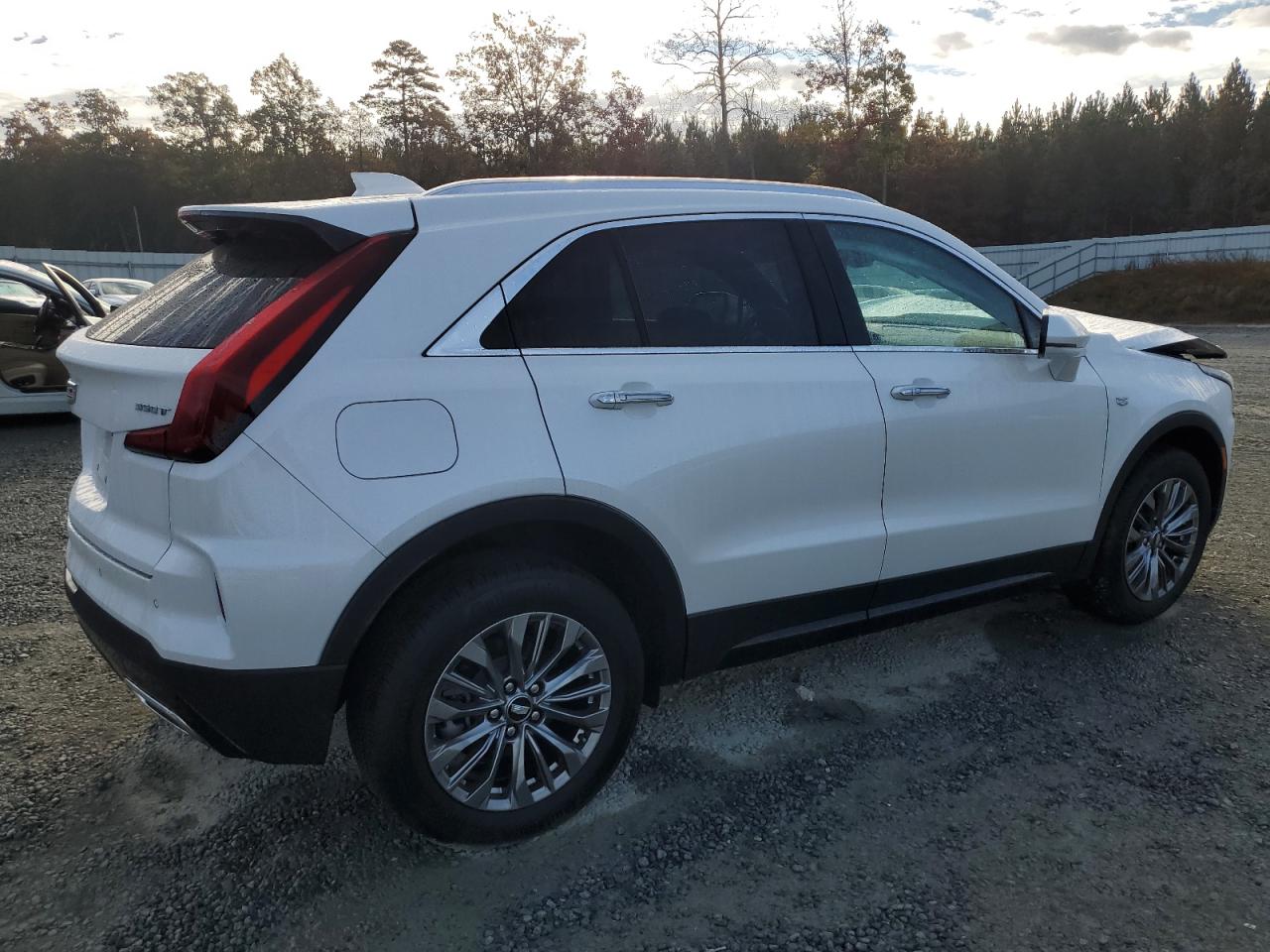 2024 CADILLAC XT4 PREMIUM LUXURY VIN:1GYFZCR47RF187586