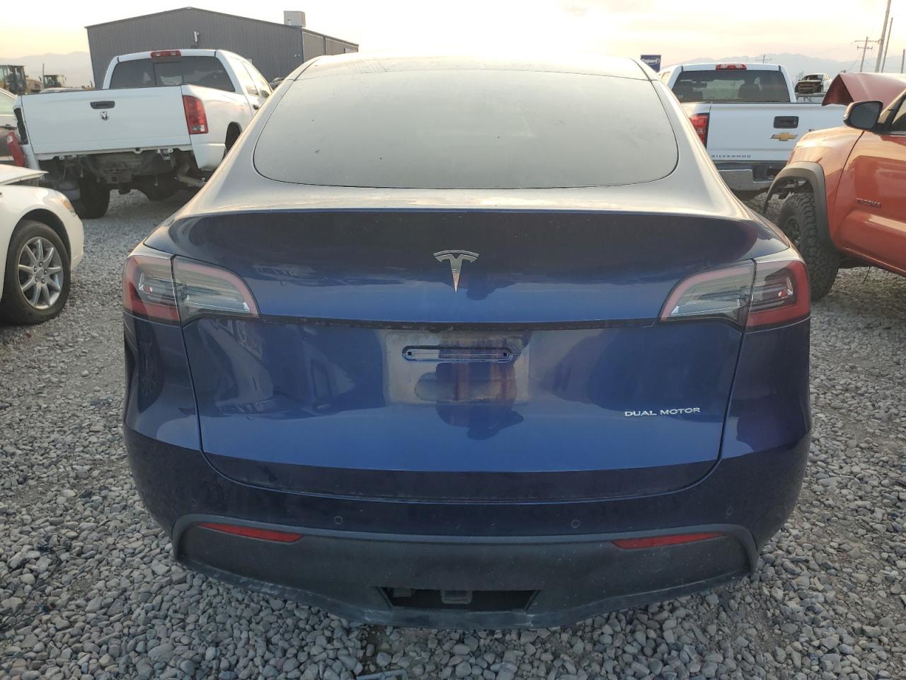 2022 TESLA MODEL Y  VIN:7SAYGDEE0NF570943