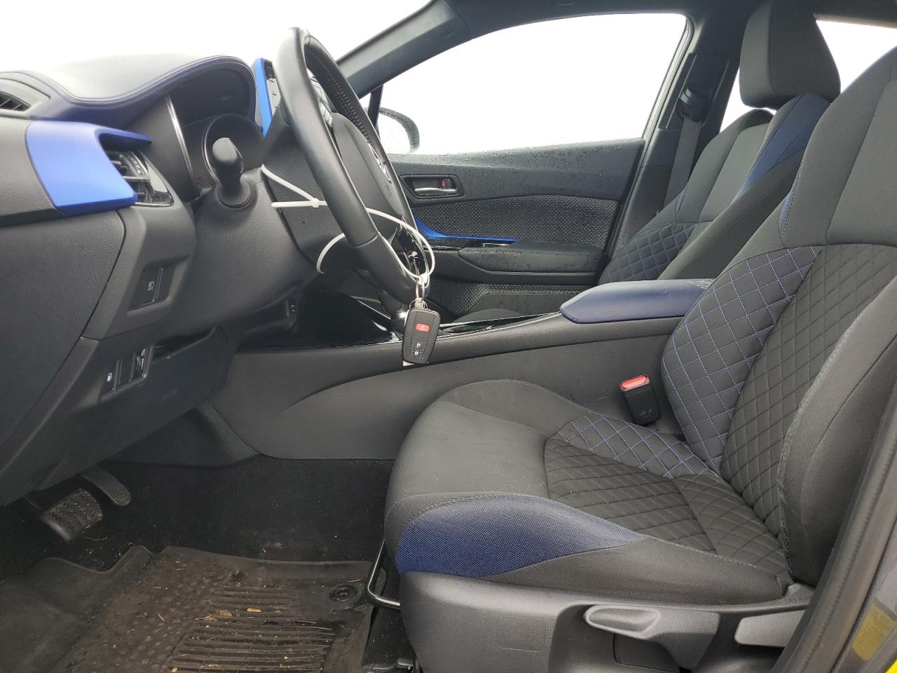 2022 TOYOTA C-HR XLE VIN:NMTKHMBX8NR140402