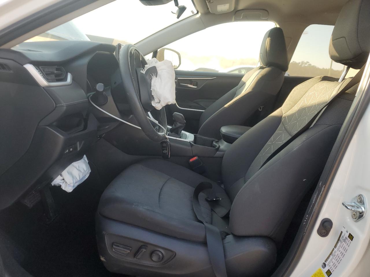2022 TOYOTA RAV4 XLE VIN:2T3W1RFVXNC200886