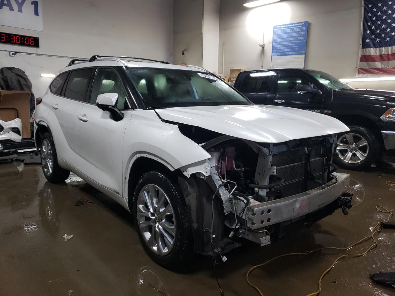 2023 TOYOTA HIGHLANDER HYBRID LIMITED VIN:5TDXBRCH1PS583698