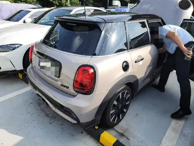 2021 MINI Cooper VIN: