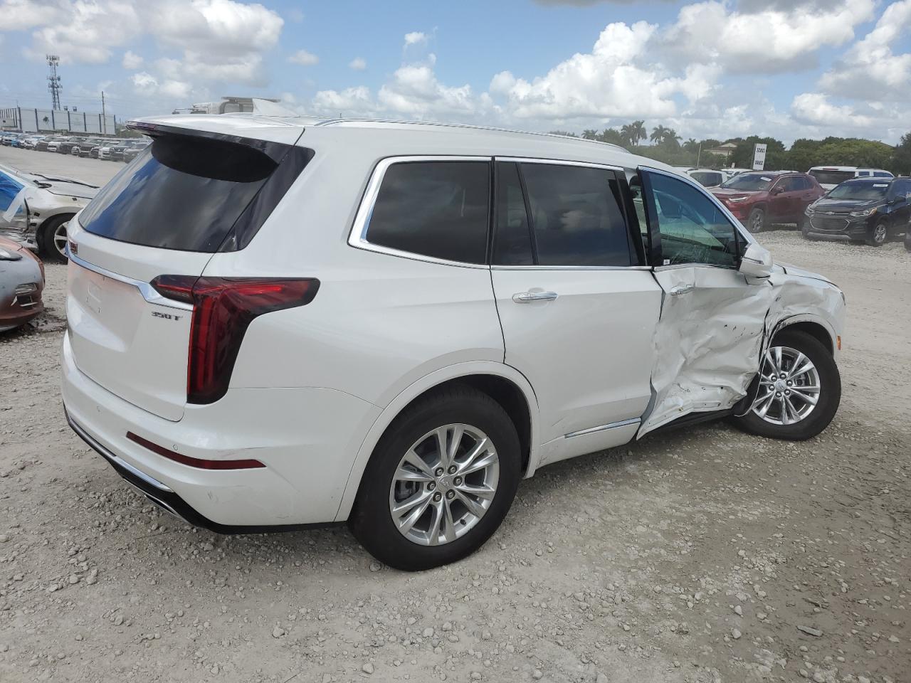 2024 CADILLAC XT6 LUXURY VIN:1GYKPAR4XRZ746989