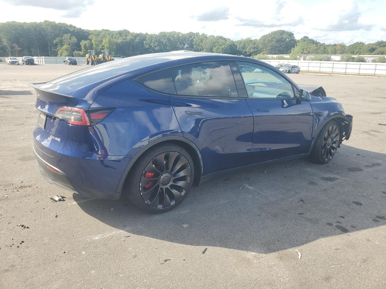 2022 TESLA MODEL Y  VIN:7SAYGDEF8NF570116