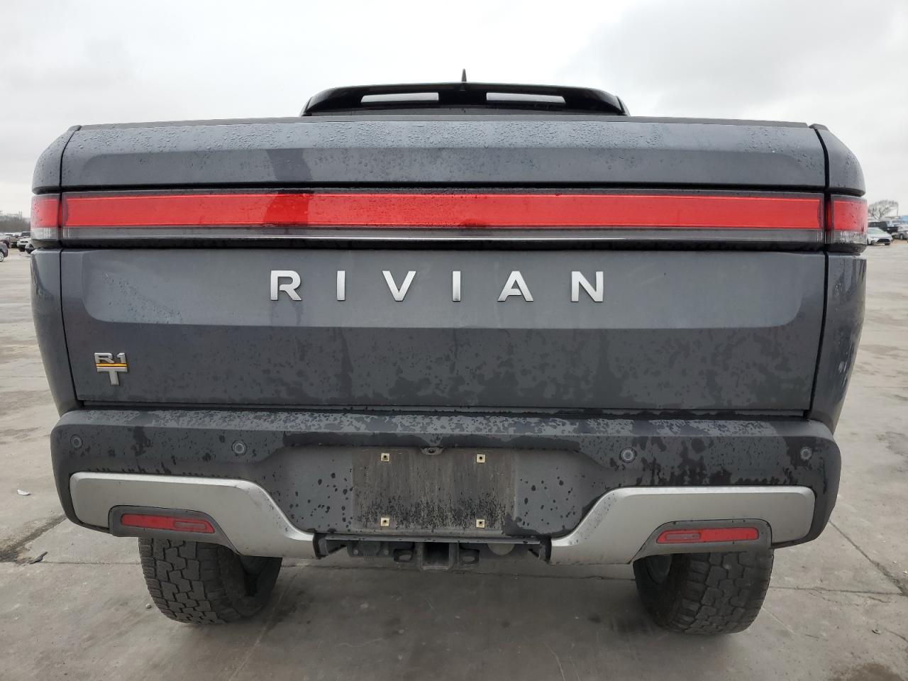 2022 RIVIAN R1T LAUNCH EDITION VIN:7FCTGAAL7NN002288