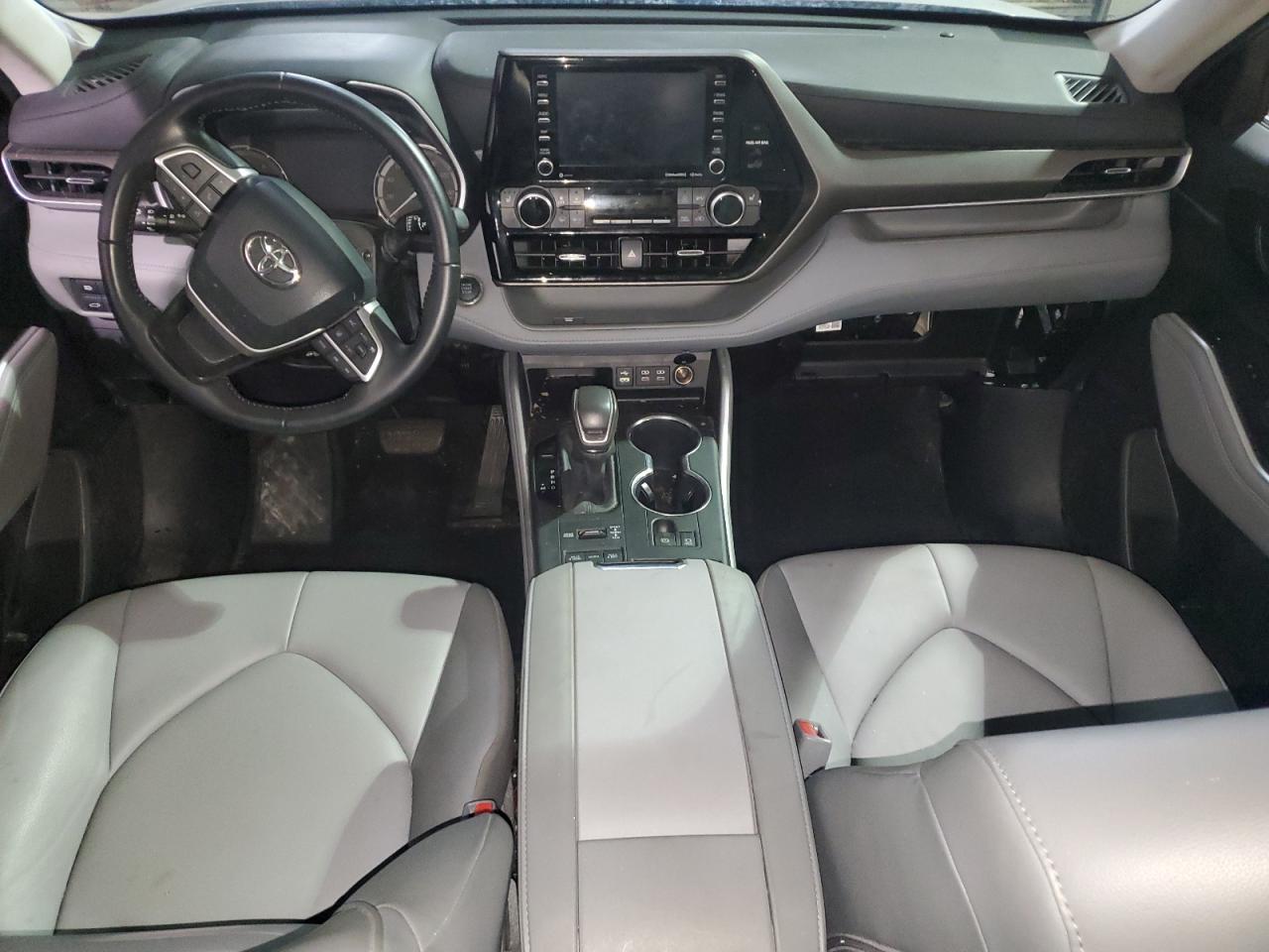 2022 TOYOTA HIGHLANDER XLE VIN:5TDGZRBH3NS565018