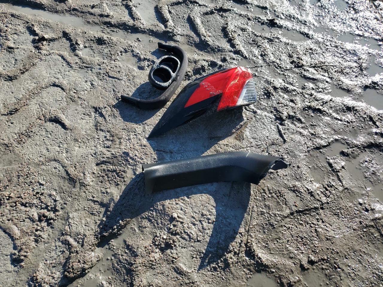 2022 TOYOTA RAV4 XLE VIN:2T3P1RFV1NW264883