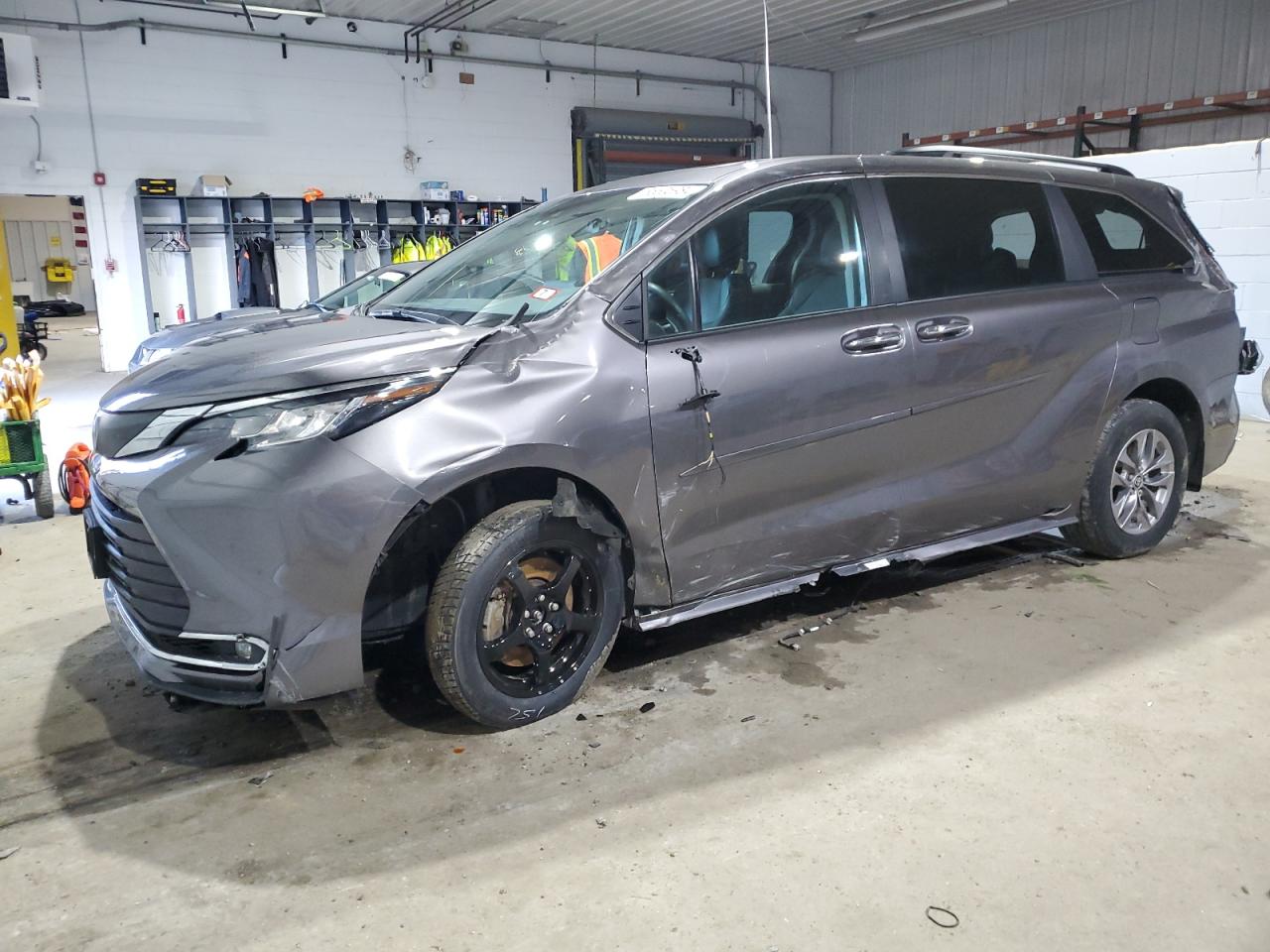2023 TOYOTA SIENNA XLE VIN:5TDJSKFC8PS105498