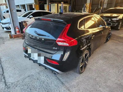 2016 Volvo V40 VIN: