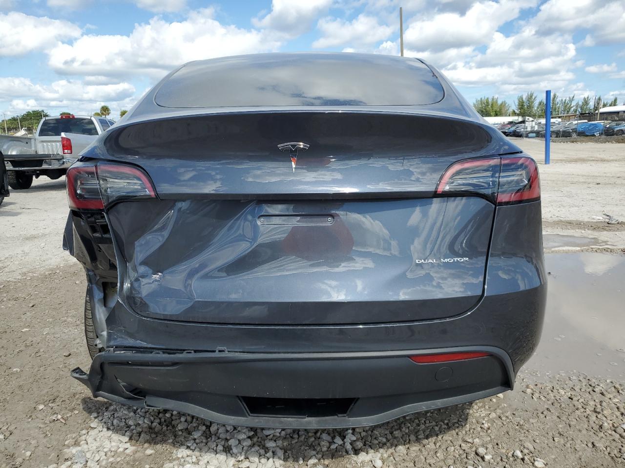 2023 TESLA MODEL Y  VIN:7SAYGDEE3PF865697