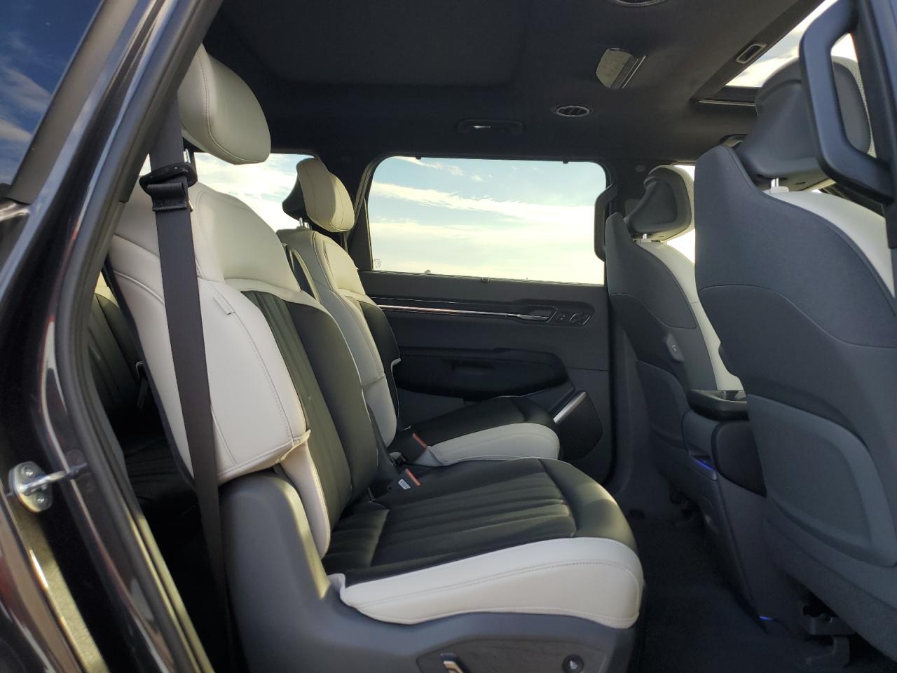 2024 KIA EV9 GT LINE VIN:KNDAEFS55R6035547