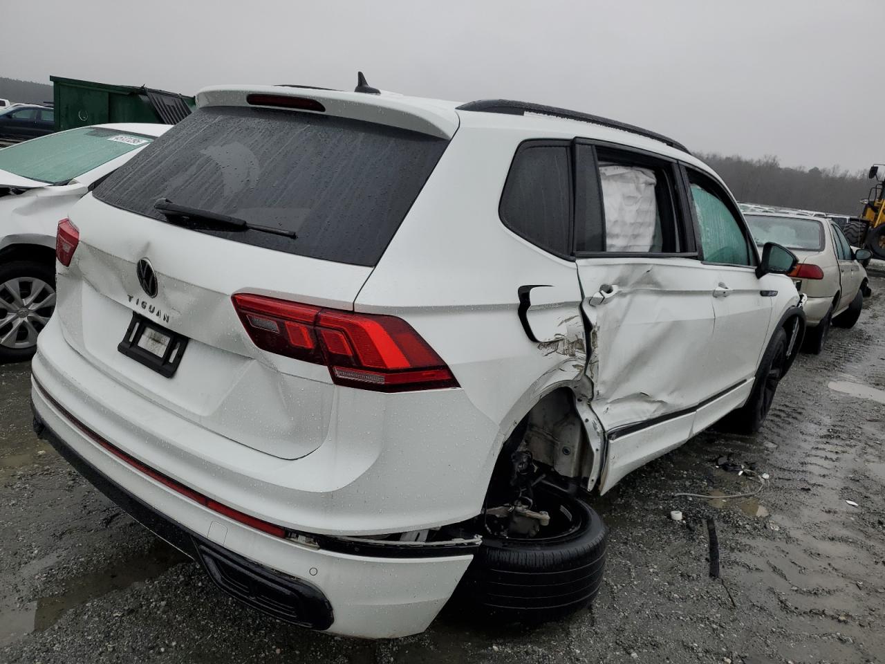 2023 VOLKSWAGEN TIGUAN SE R-LINE BLACK VIN:3VVCB7AX7PM012828