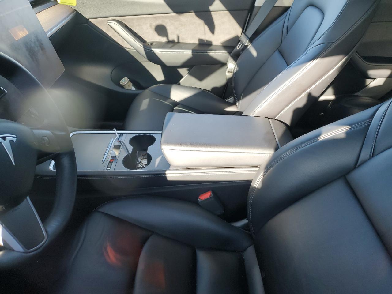 2022 TESLA MODEL Y  VIN:7SAYGDEE9NF371325